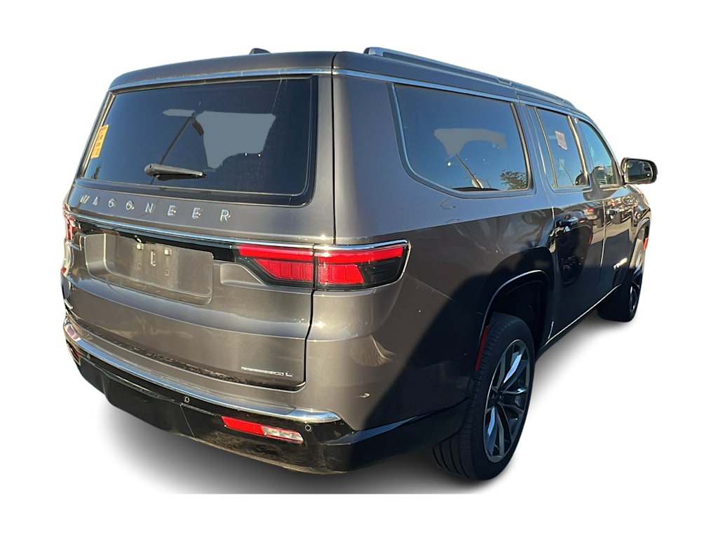 Thumbnail: 2023 Jeep Wagoneer - 7