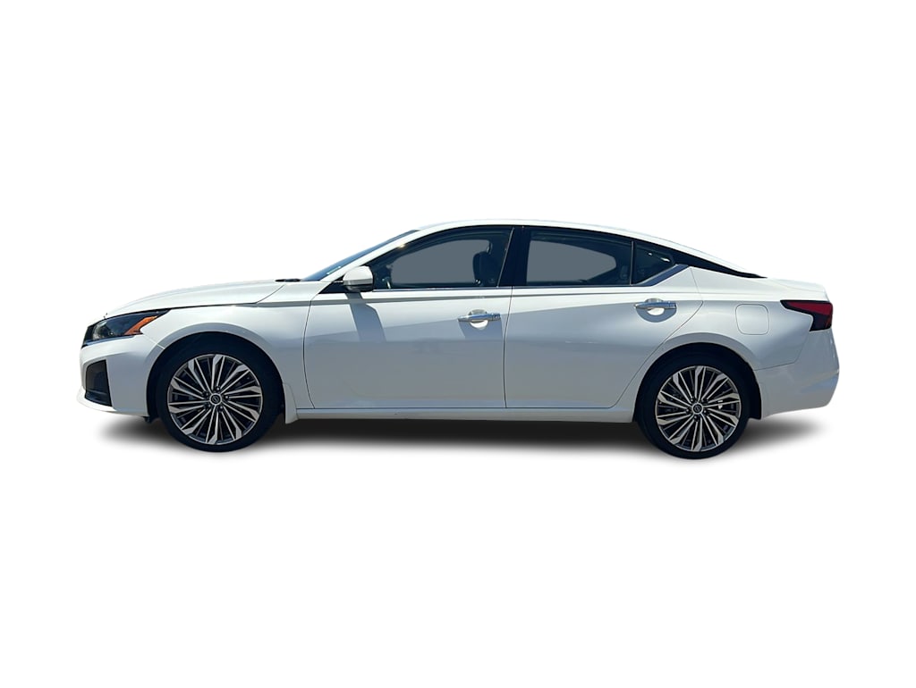 Thumbnail: 2023 Nissan Altima - 3