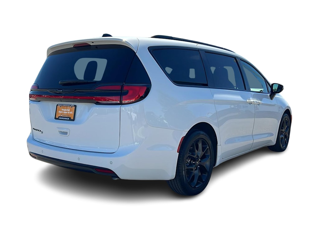 Thumbnail: 2023 Chrysler Pacifica - 22