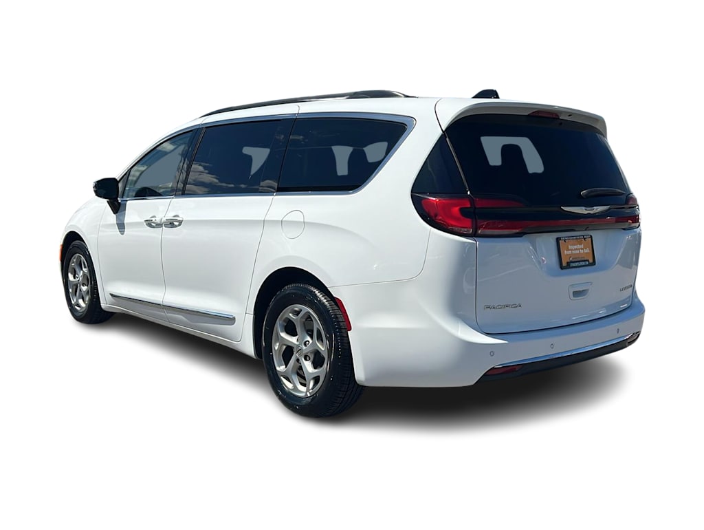 Thumbnail: 2023 Chrysler Pacifica - 4