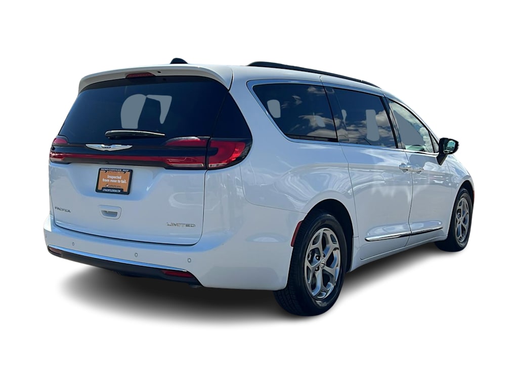 Thumbnail: 2023 Chrysler Pacifica - 21