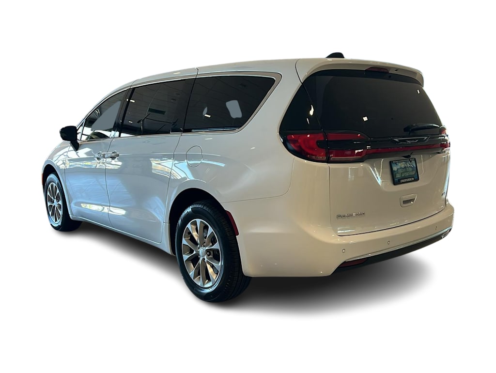 Thumbnail: 2027 Chrysler Pacifica - 4