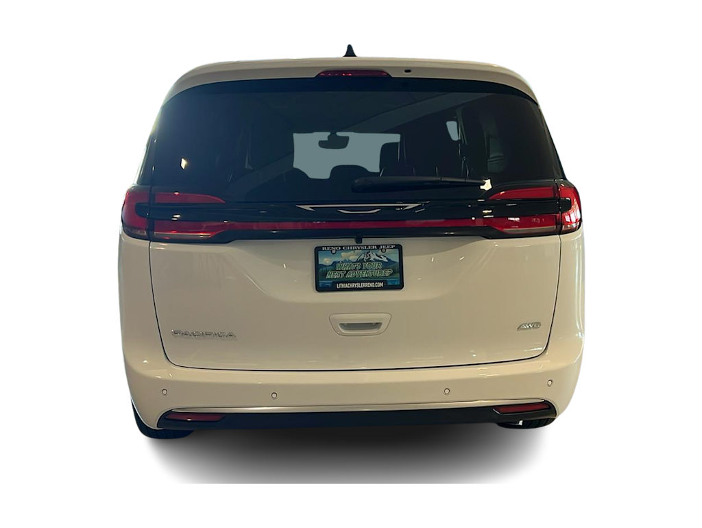 Thumbnail: 2027 Chrysler Pacifica - 5
