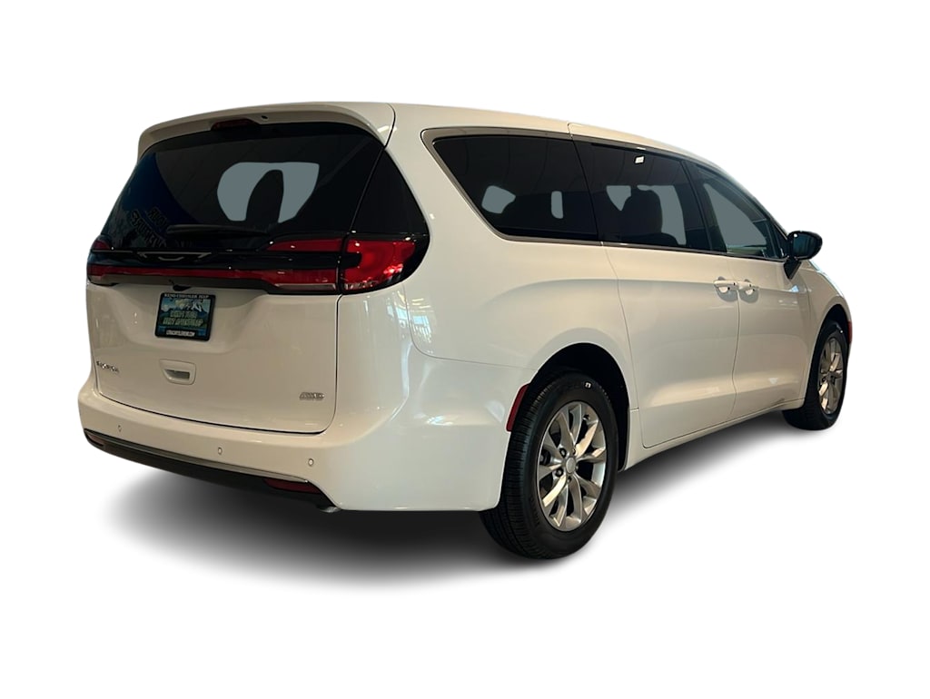 Thumbnail: 2027 Chrysler Pacifica - 20