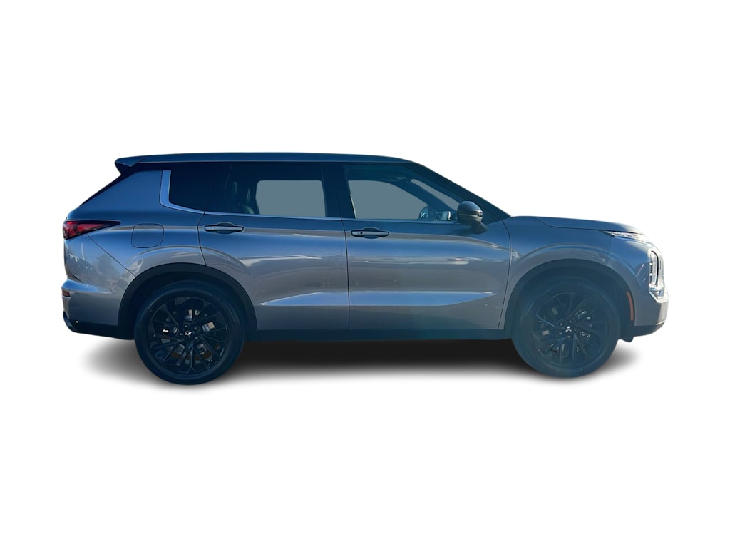 Thumbnail: 2022 Mitsubishi Outlander - 20