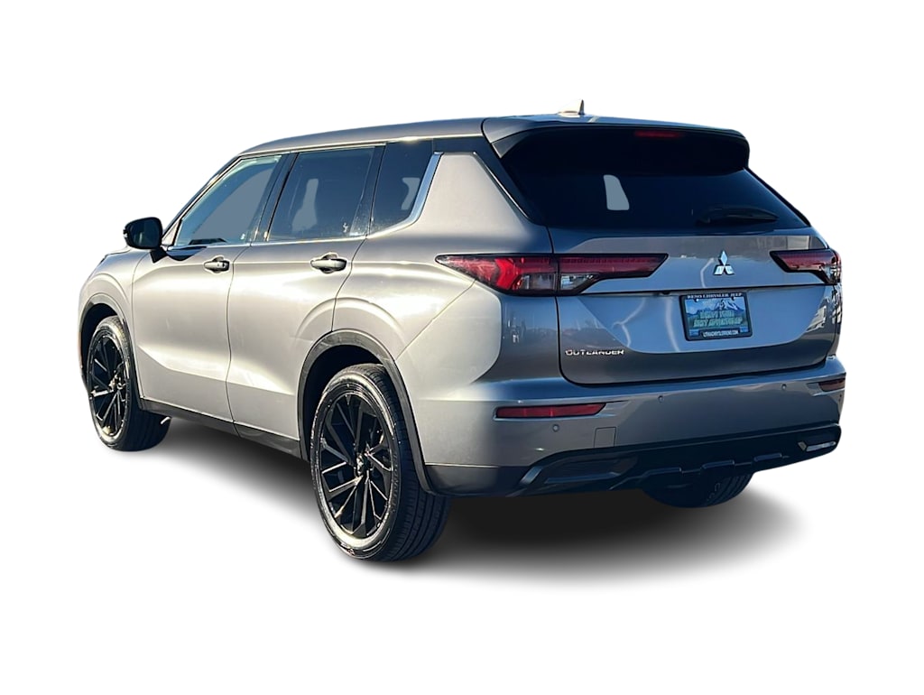 Thumbnail: 2022 Mitsubishi Outlander - 4