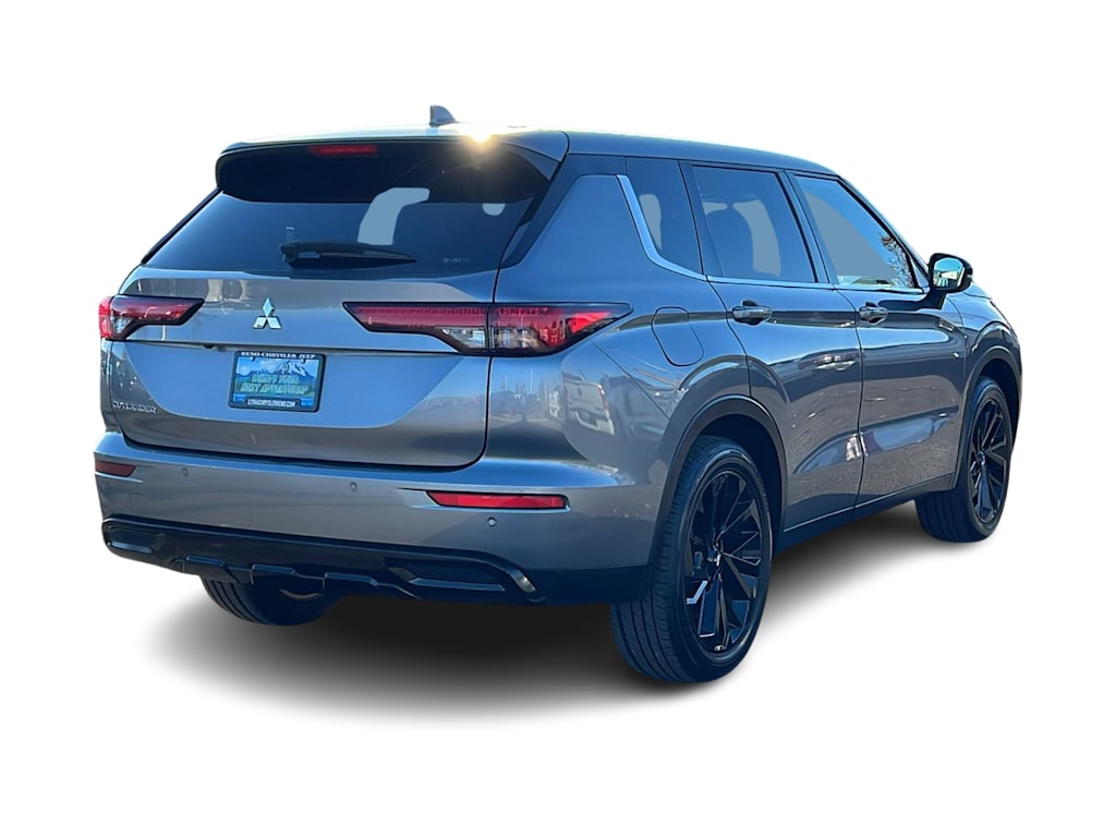 Thumbnail: 2022 Mitsubishi Outlander - 21