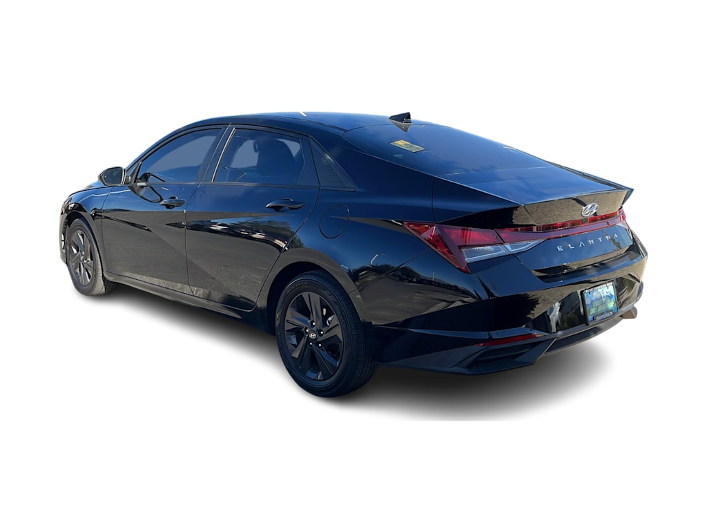 Thumbnail: 2023 Hyundai Elantra - 3