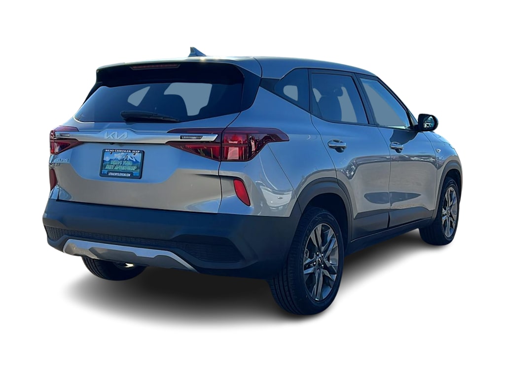 Thumbnail: 2023 Kia Seltos - 22