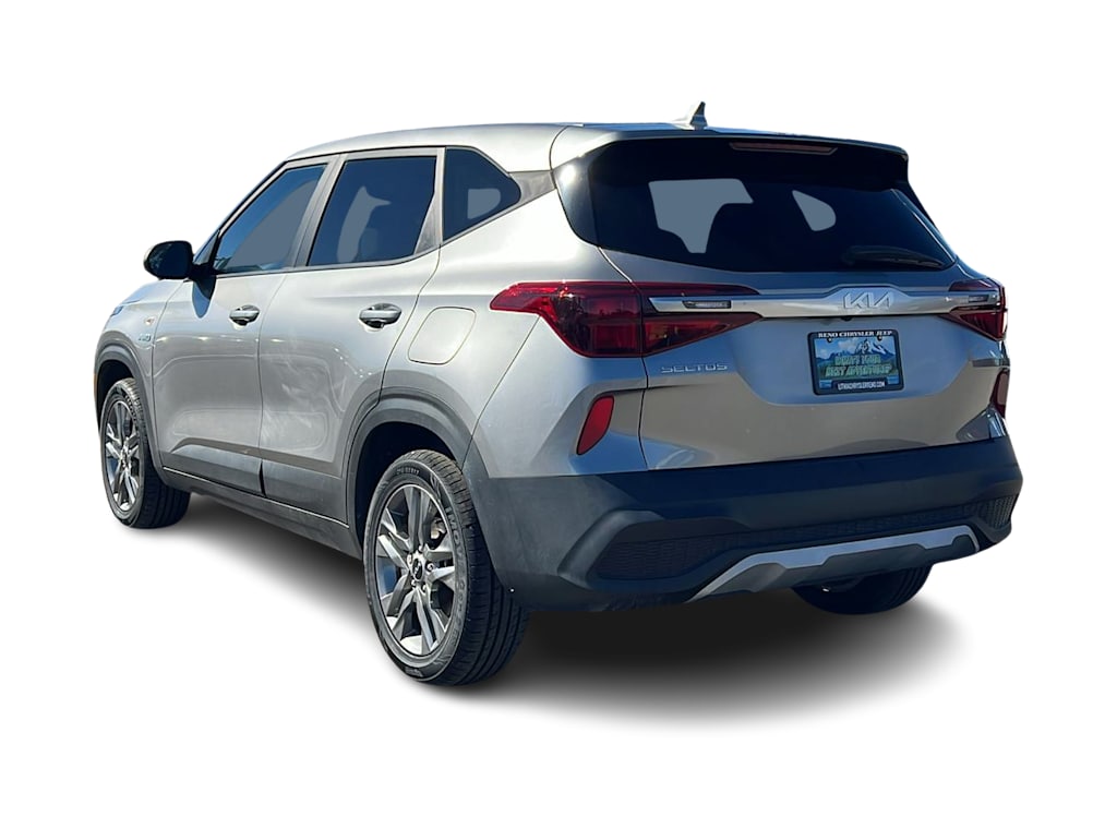 Thumbnail: 2023 Kia Seltos - 4
