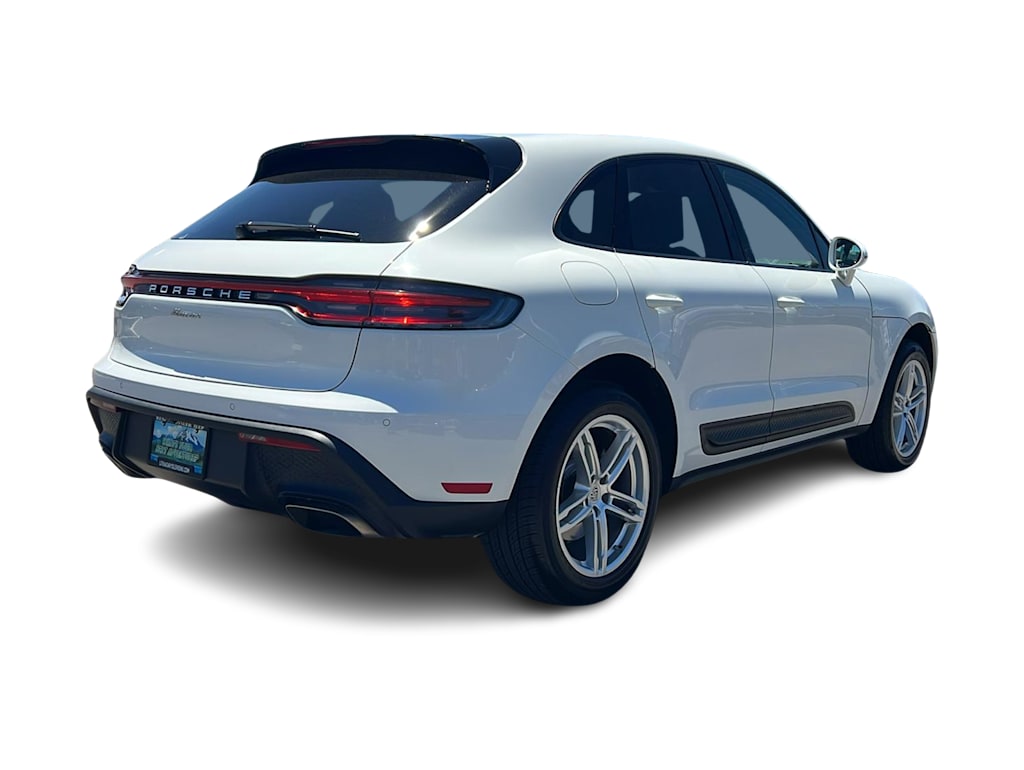 Thumbnail: 2024 Porsche Macan - 21