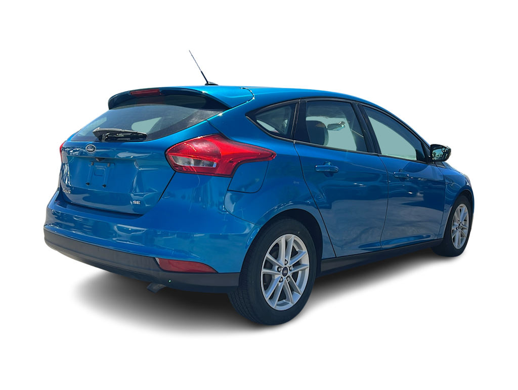 Thumbnail: 2015 Ford Focus - 10