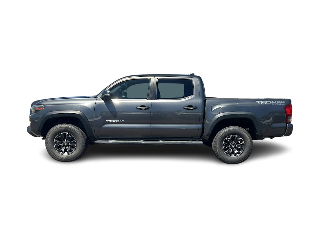 Thumbnail: 2017 Toyota Tacoma - 3