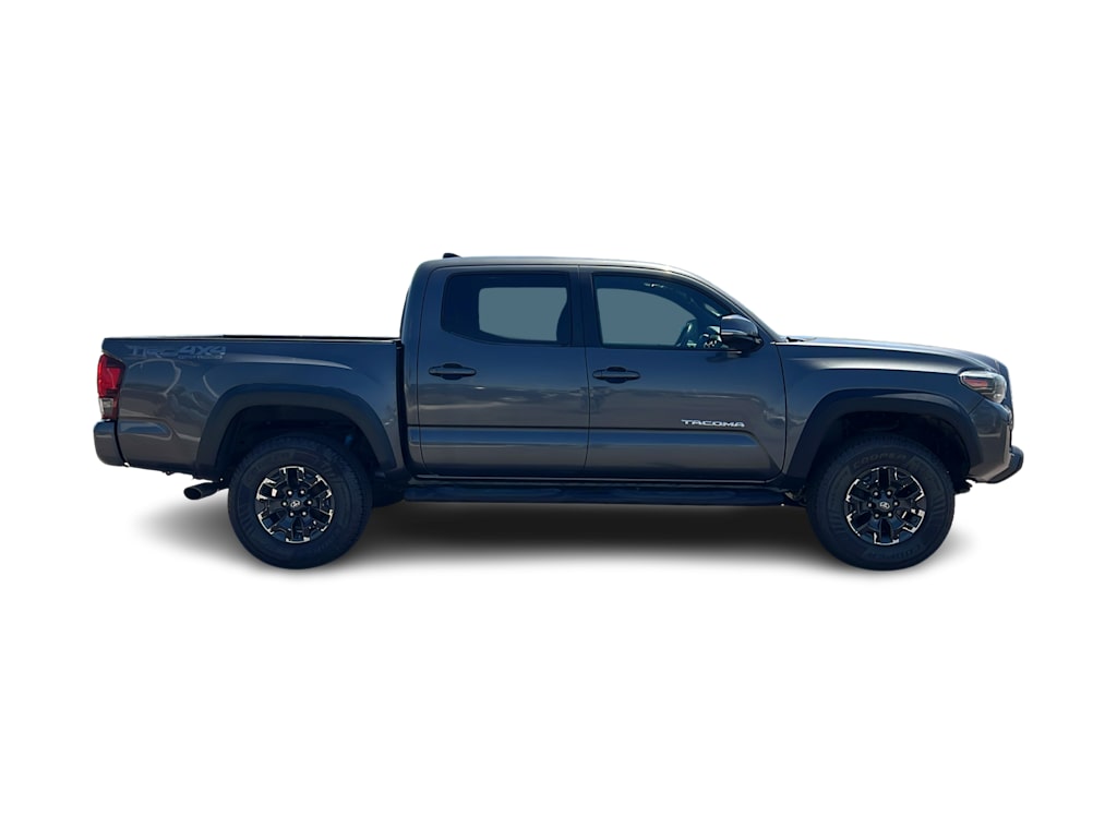 Thumbnail: 2017 Toyota Tacoma - 9