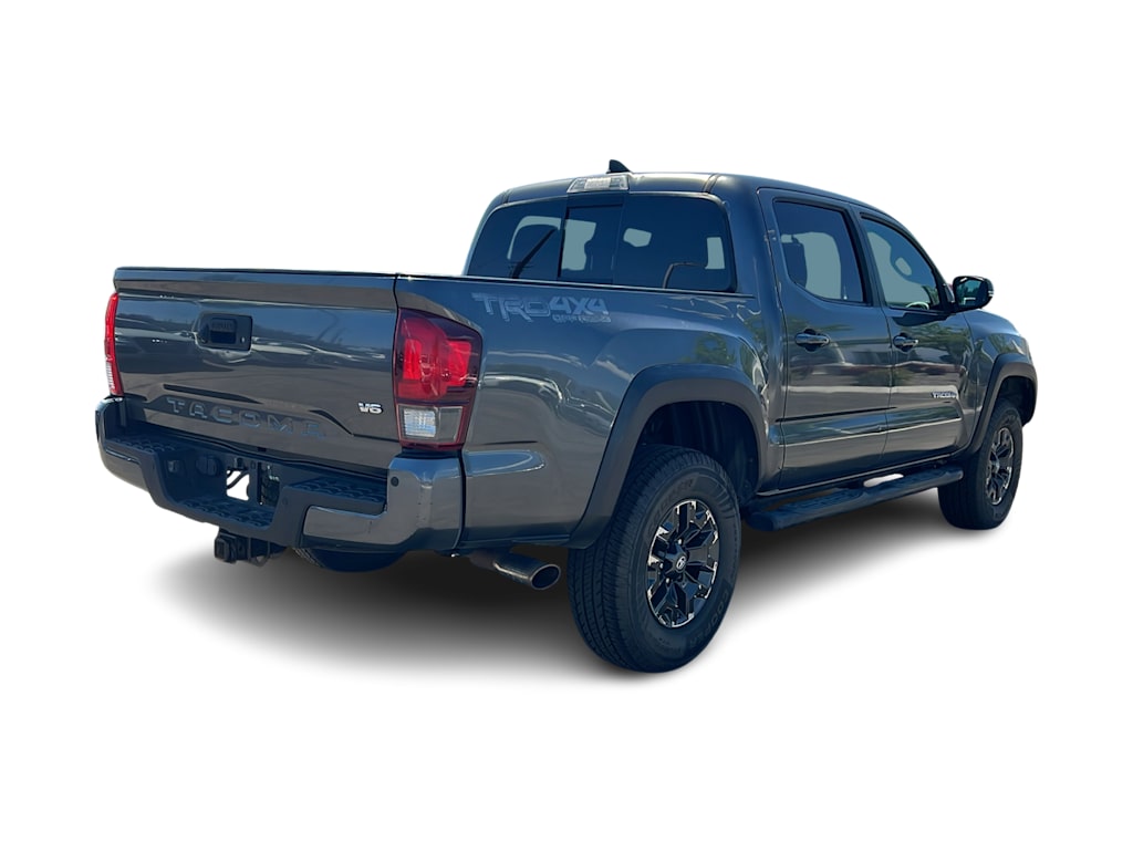 Thumbnail: 2017 Toyota Tacoma - 10