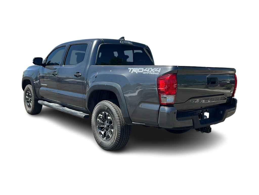 Thumbnail: 2017 Toyota Tacoma - 4