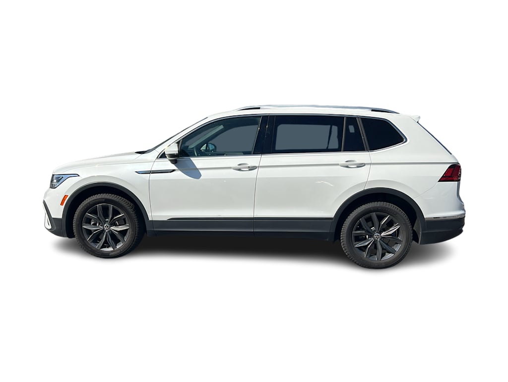Thumbnail: 2023 Volkswagen Tiguan - 3