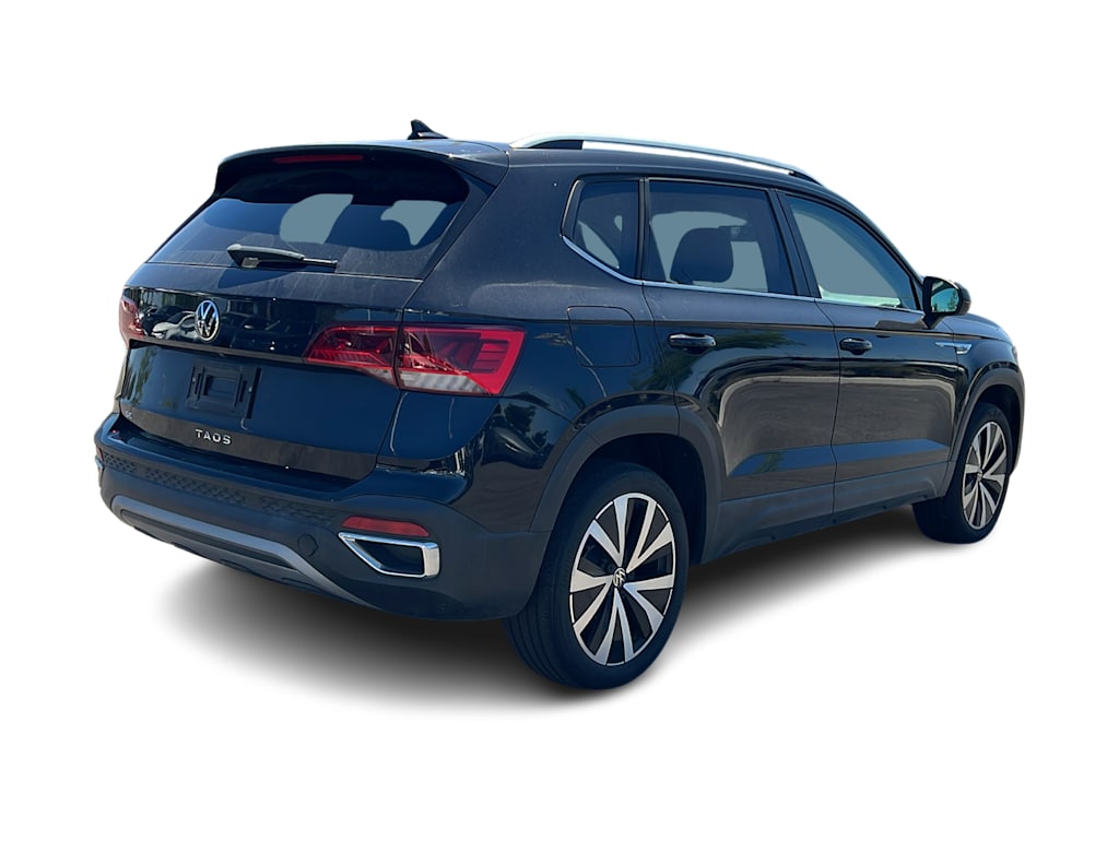 Thumbnail: 2022 Volkswagen Taos - 10