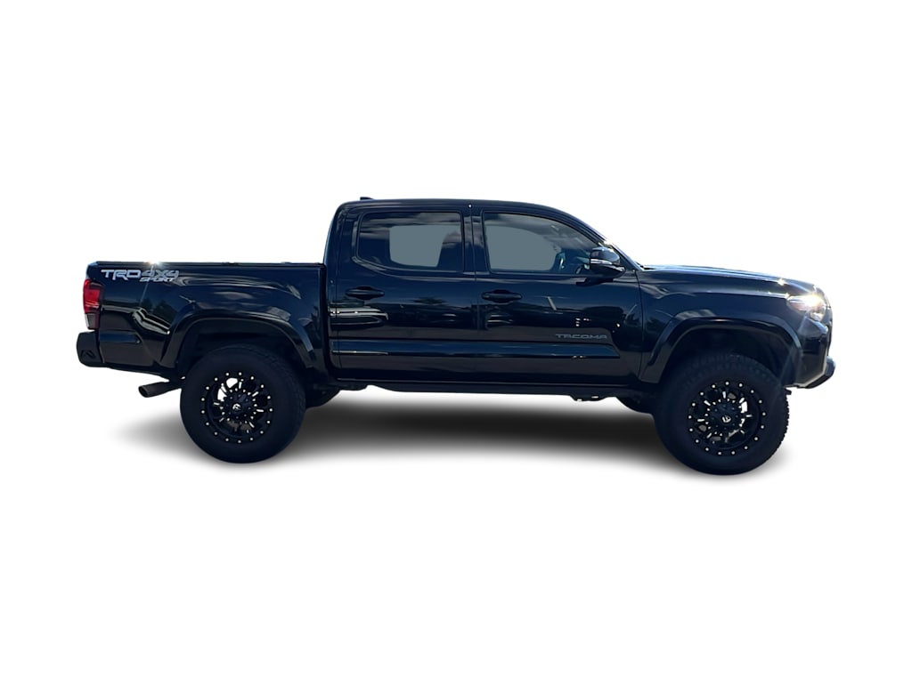Thumbnail: 2018 Toyota Tacoma - 9
