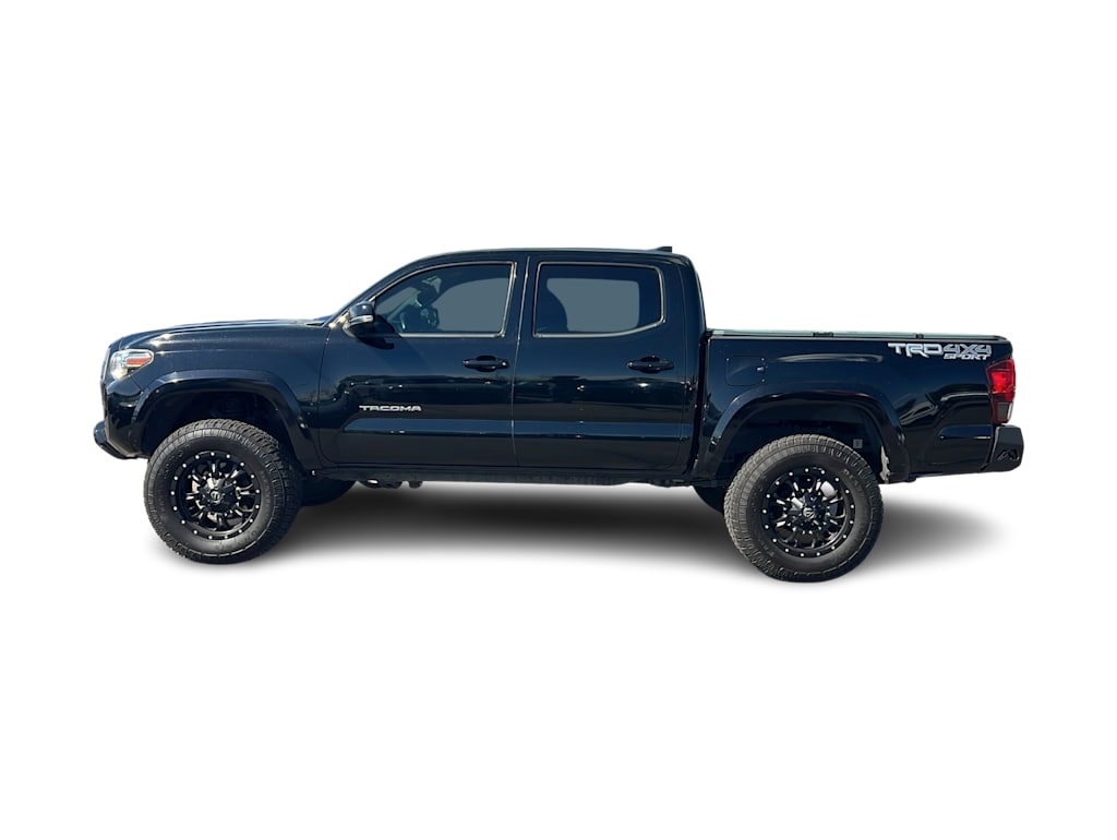 Thumbnail: 2018 Toyota Tacoma - 3