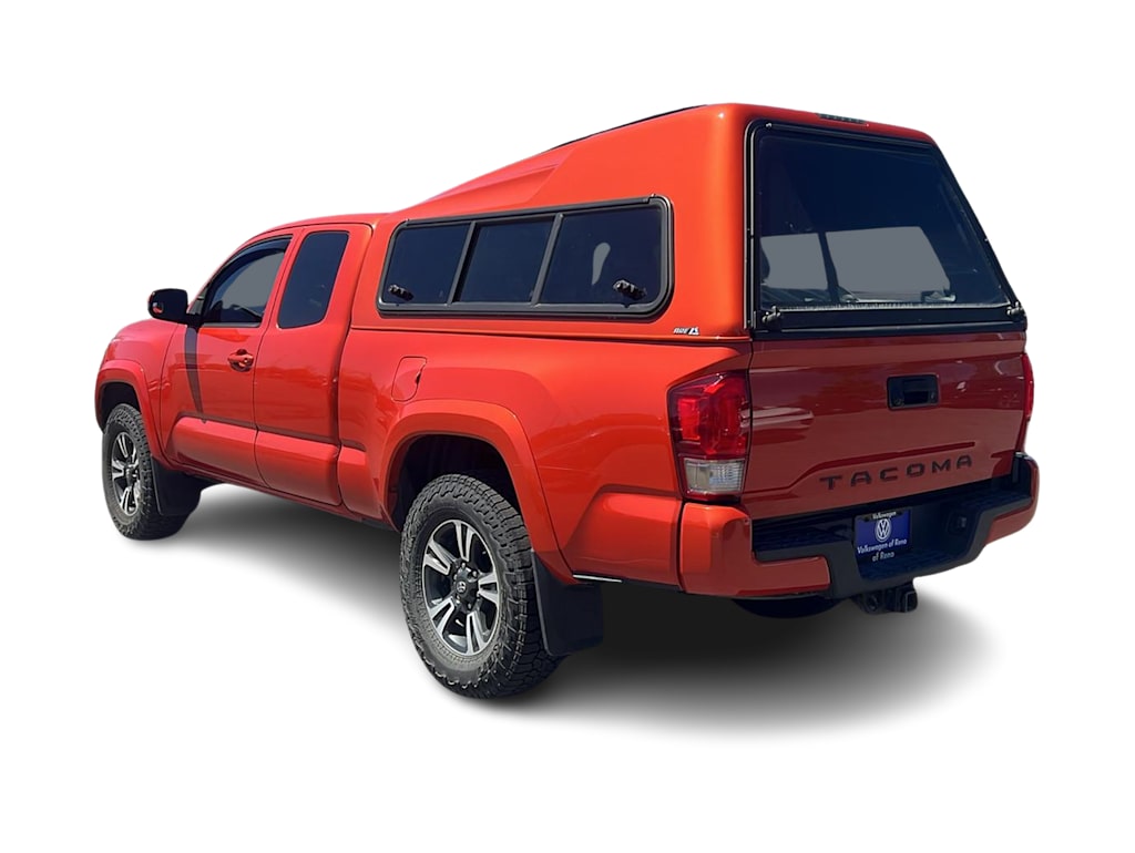 Thumbnail: 2016 Toyota Tacoma - 4