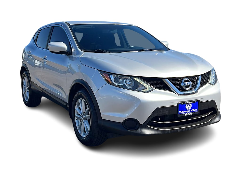 Thumbnail: 2017 Nissan Rogue Sport - 19