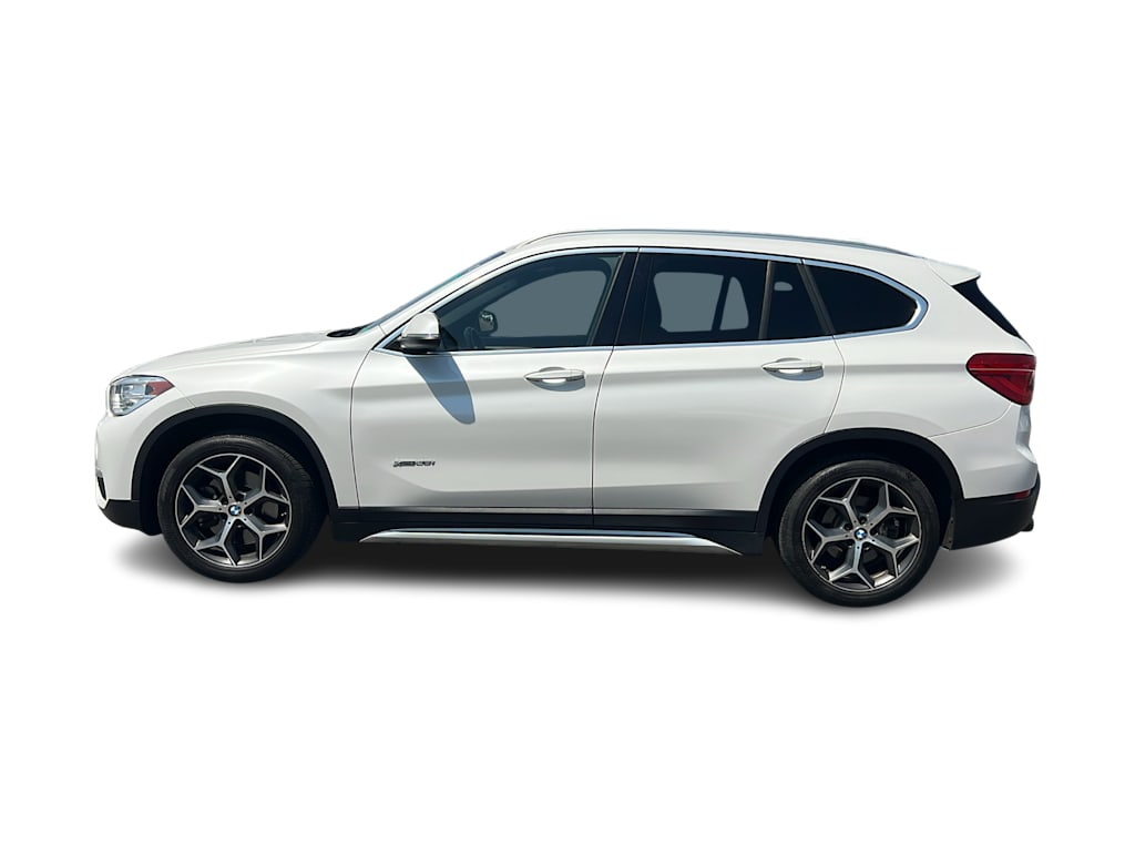 Thumbnail: 2017 BMW X1 - 3