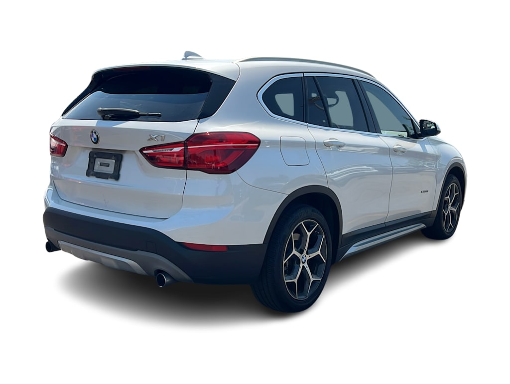 Thumbnail: 2017 BMW X1 - 10