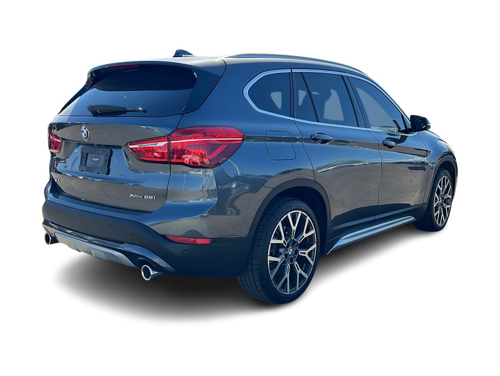 Thumbnail: 2022 BMW X1 - 10