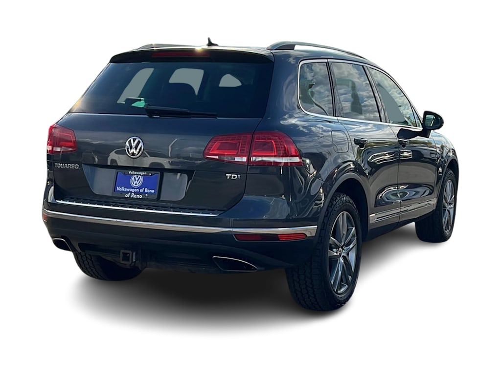 Thumbnail: 2016 Volkswagen Touareg - 20