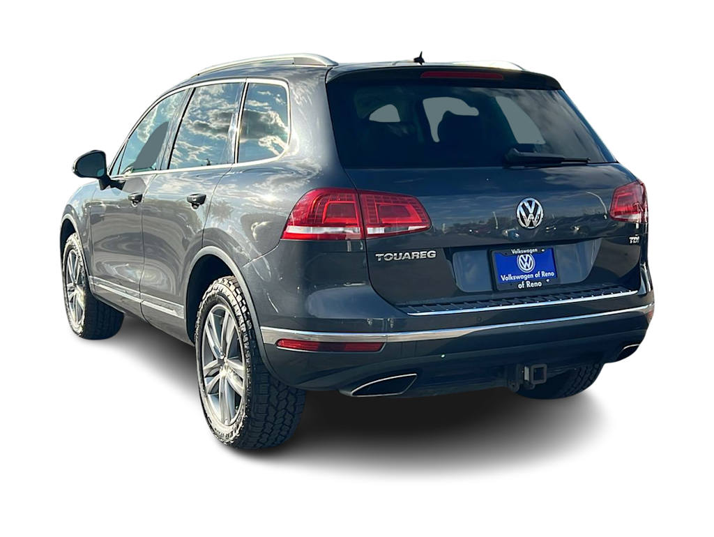Thumbnail: 2016 Volkswagen Touareg - 4