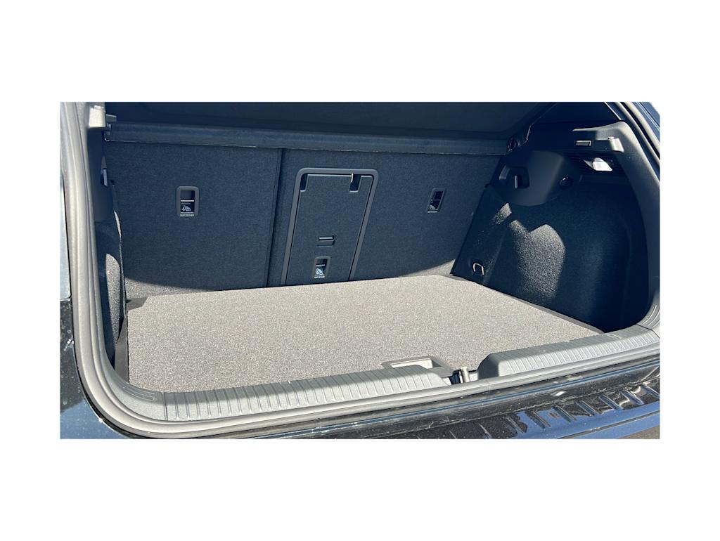 Thumbnail: 2025 Volkswagen Golf - 15