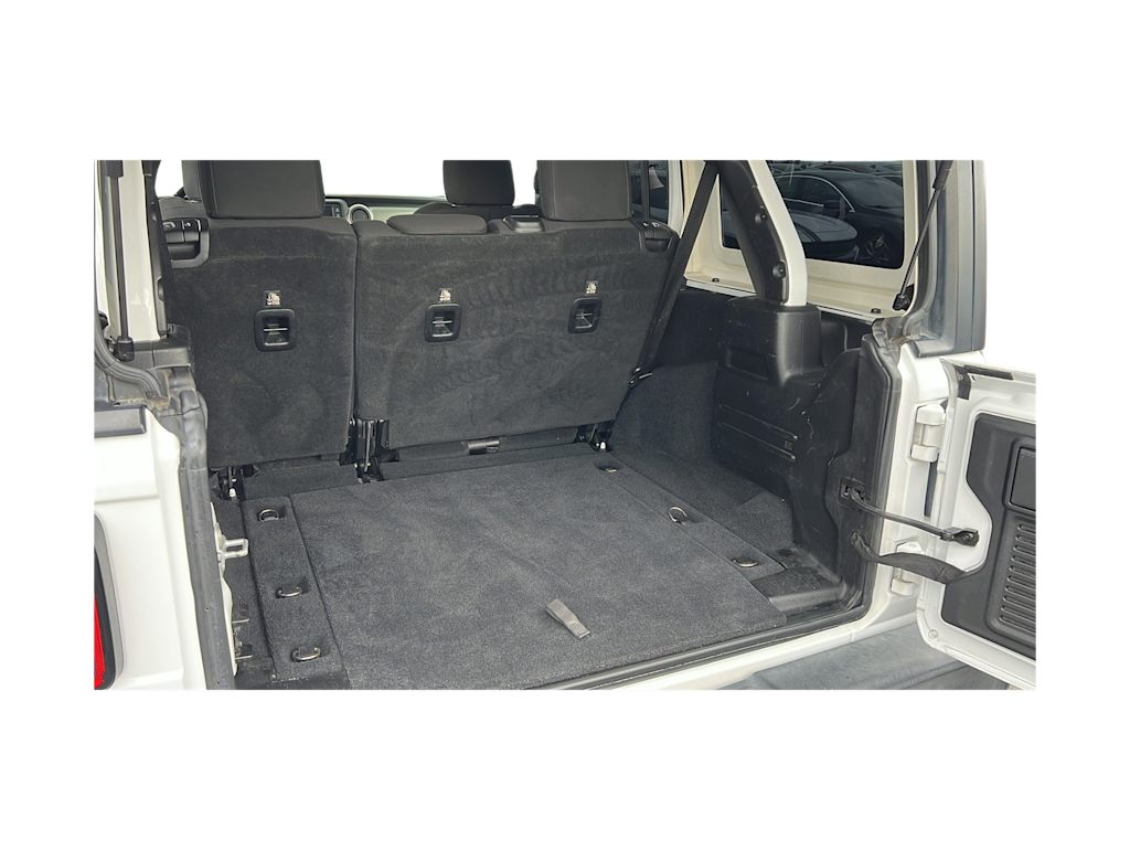 Thumbnail: 2019 Jeep Wrangler - 17