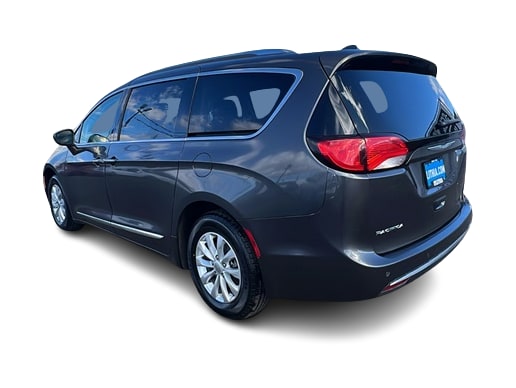 2018 Chrysler Pacifica Touring L 4