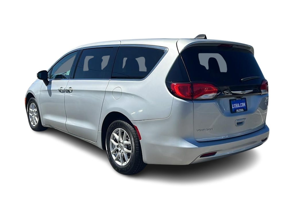 Thumbnail: 2023 Chrysler Voyager - 4