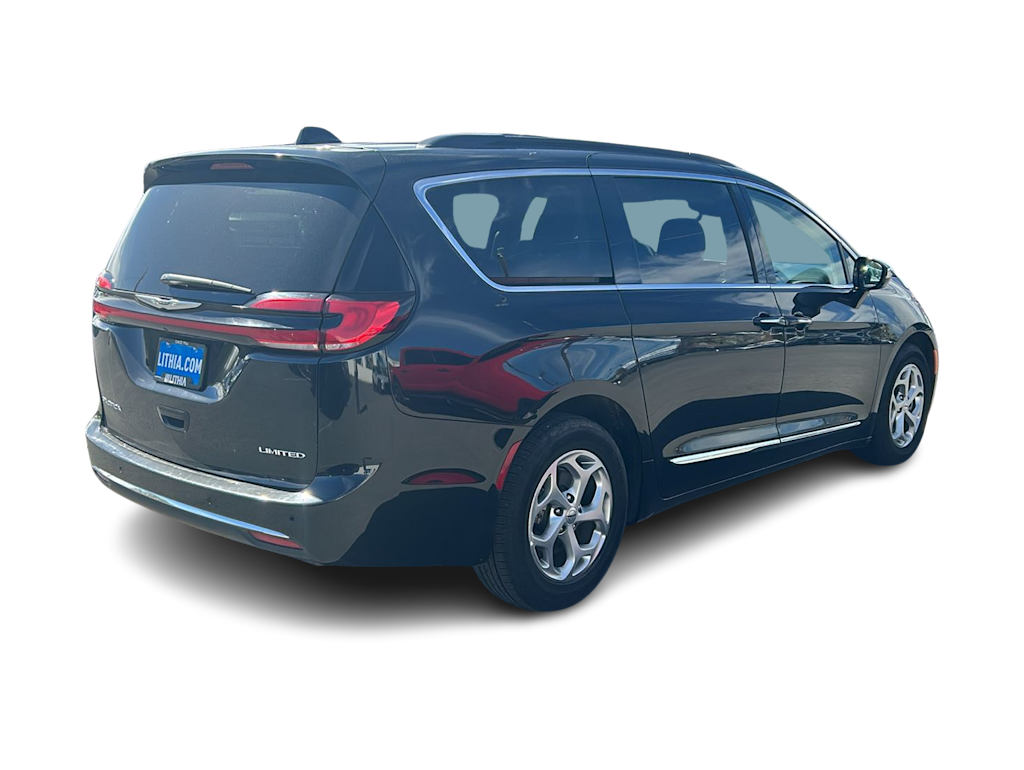 Thumbnail: 2023 Chrysler Pacifica - 15