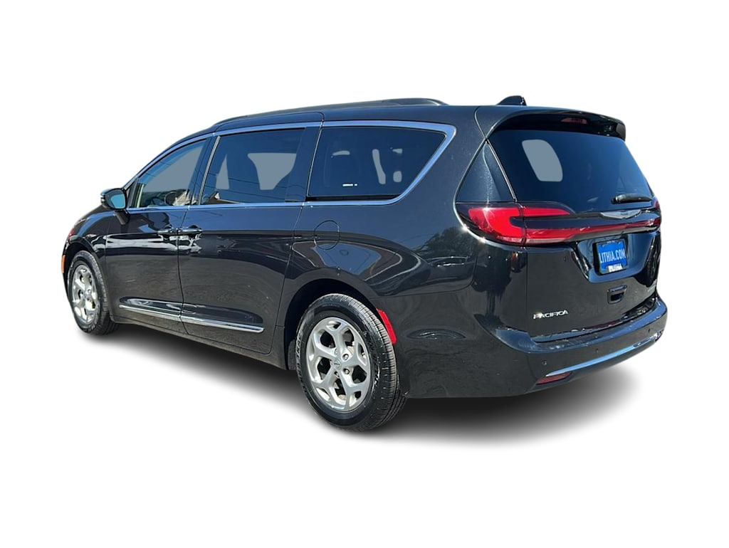 Thumbnail: 2023 Chrysler Pacifica - 4