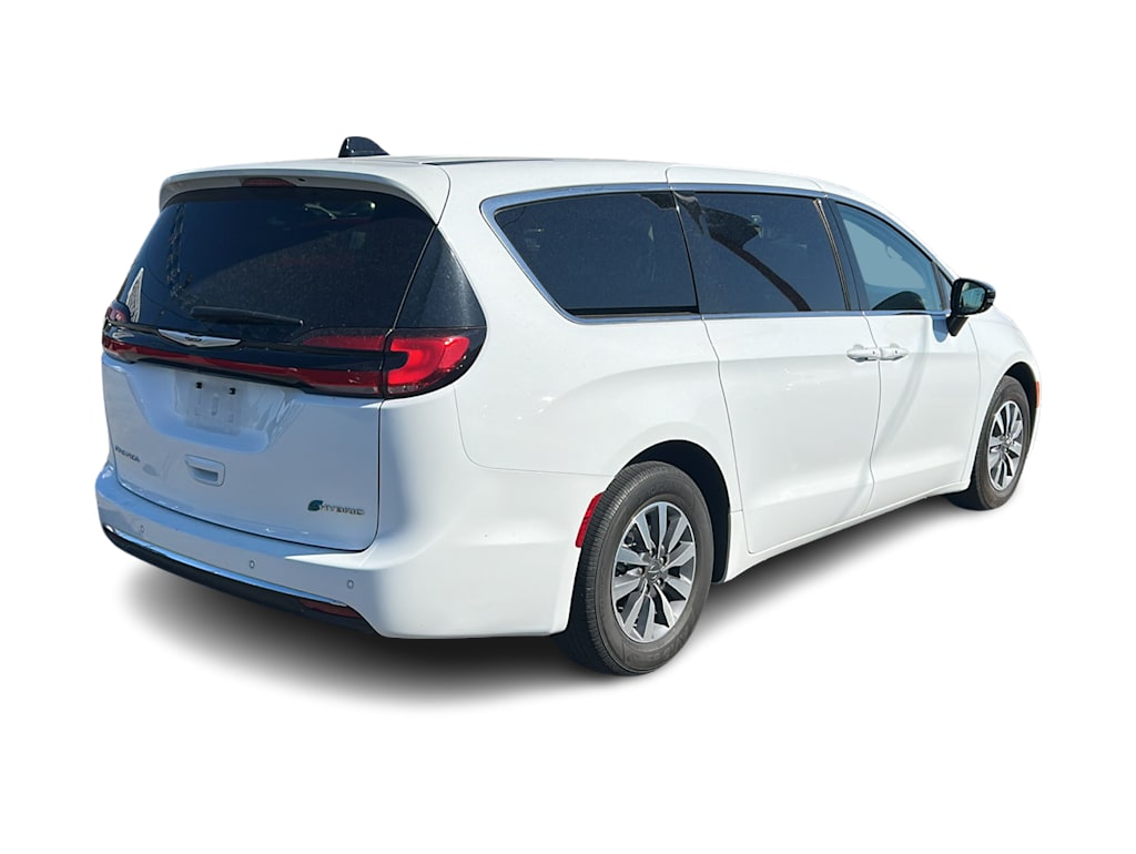 Thumbnail: 2024 Chrysler Pacifica - 14