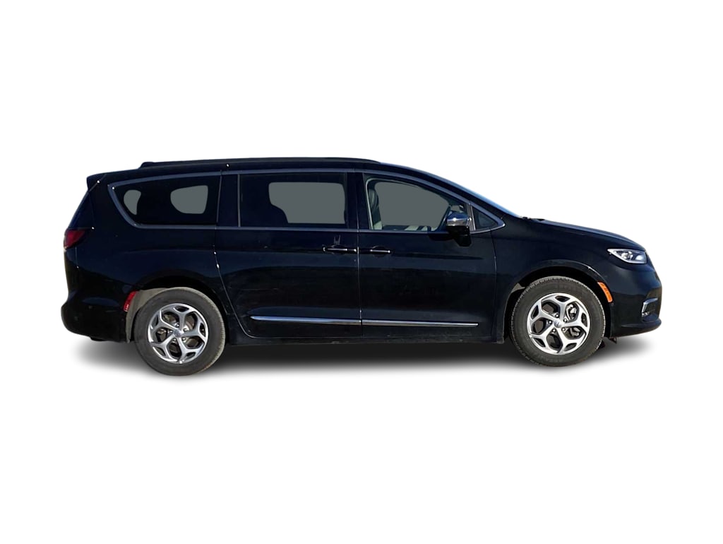 Thumbnail: 2023 Chrysler Pacifica - 19