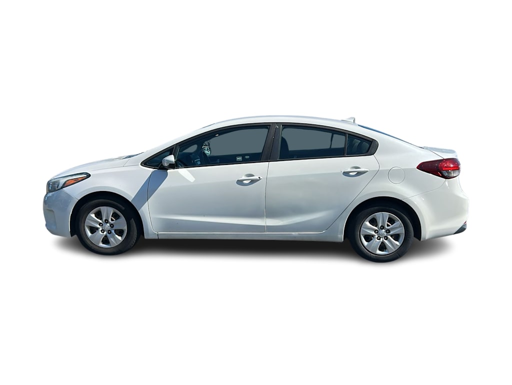 Thumbnail: 2017 Kia Forte - 3