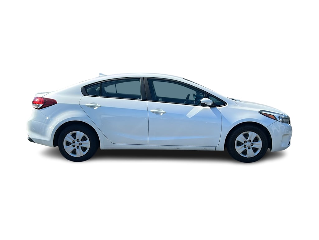 Thumbnail: 2017 Kia Forte - 14