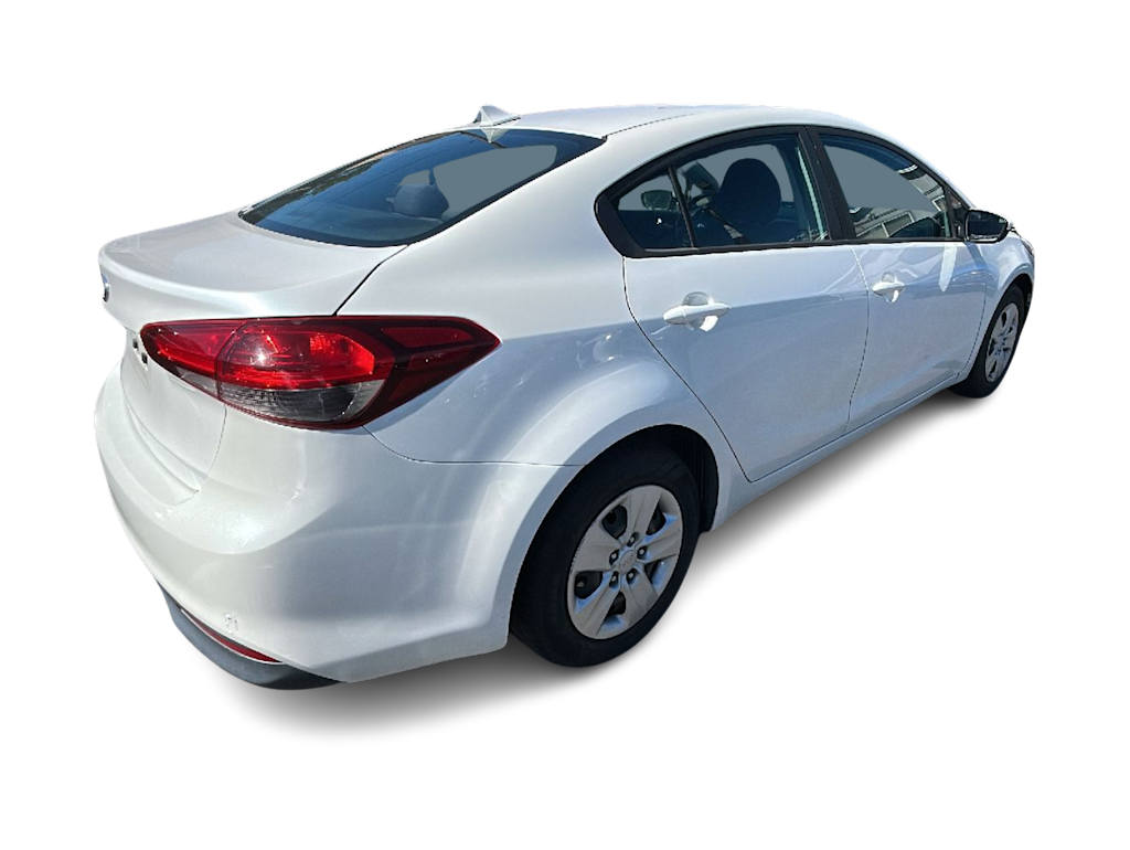 Thumbnail: 2017 Kia Forte - 15