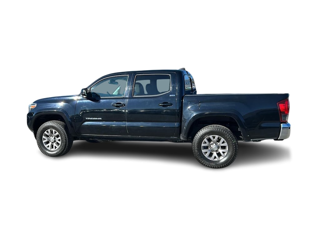 Thumbnail: 2019 Toyota Tacoma - 3