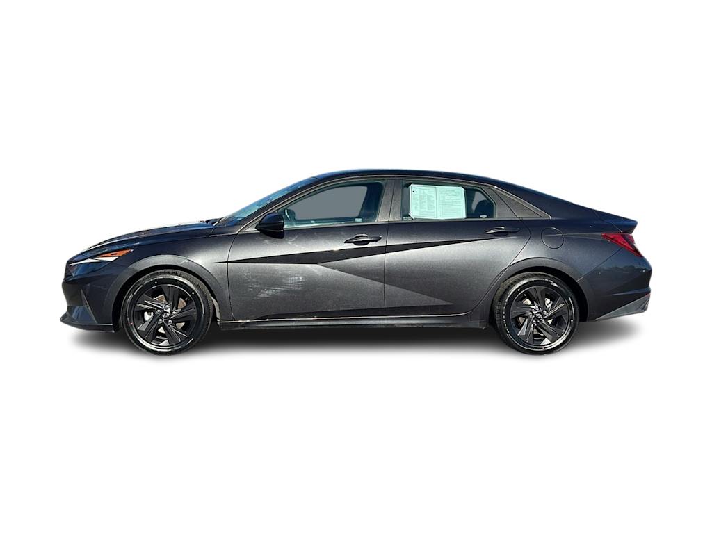Thumbnail: 2022 Hyundai Elantra - 3