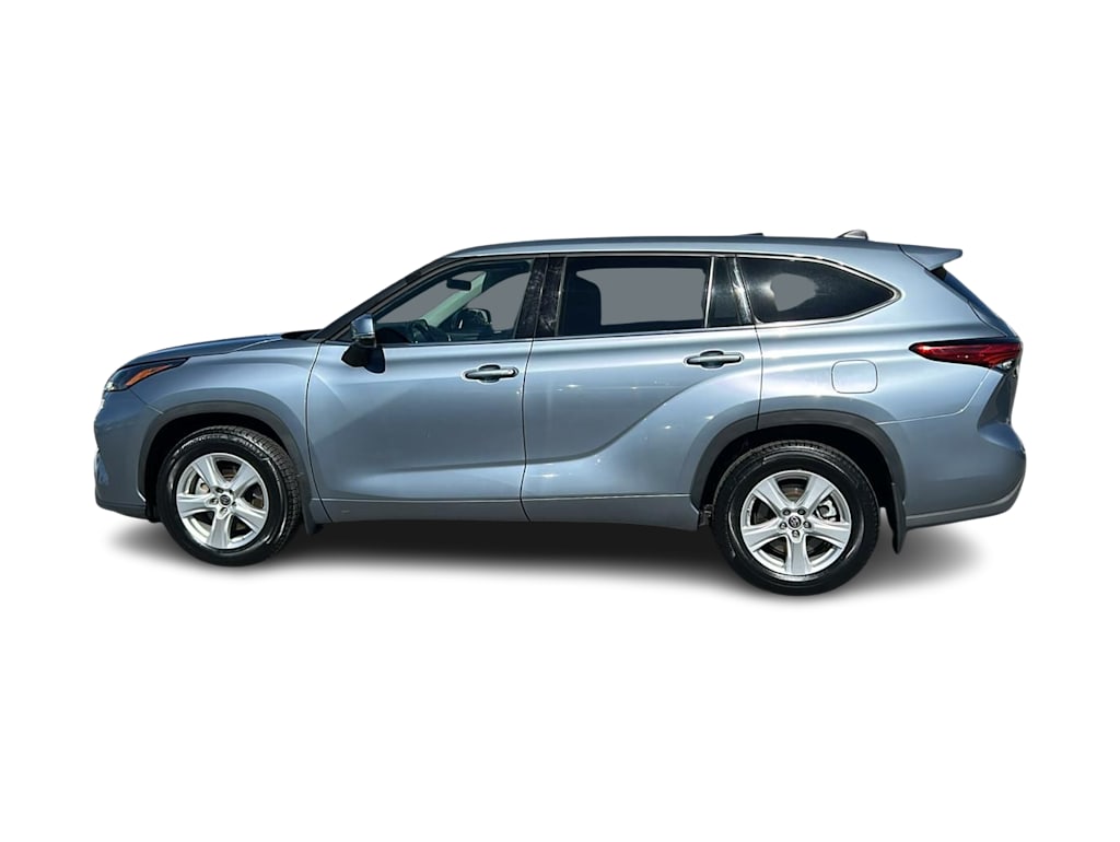 Thumbnail: 2022 Toyota Highlander - 3
