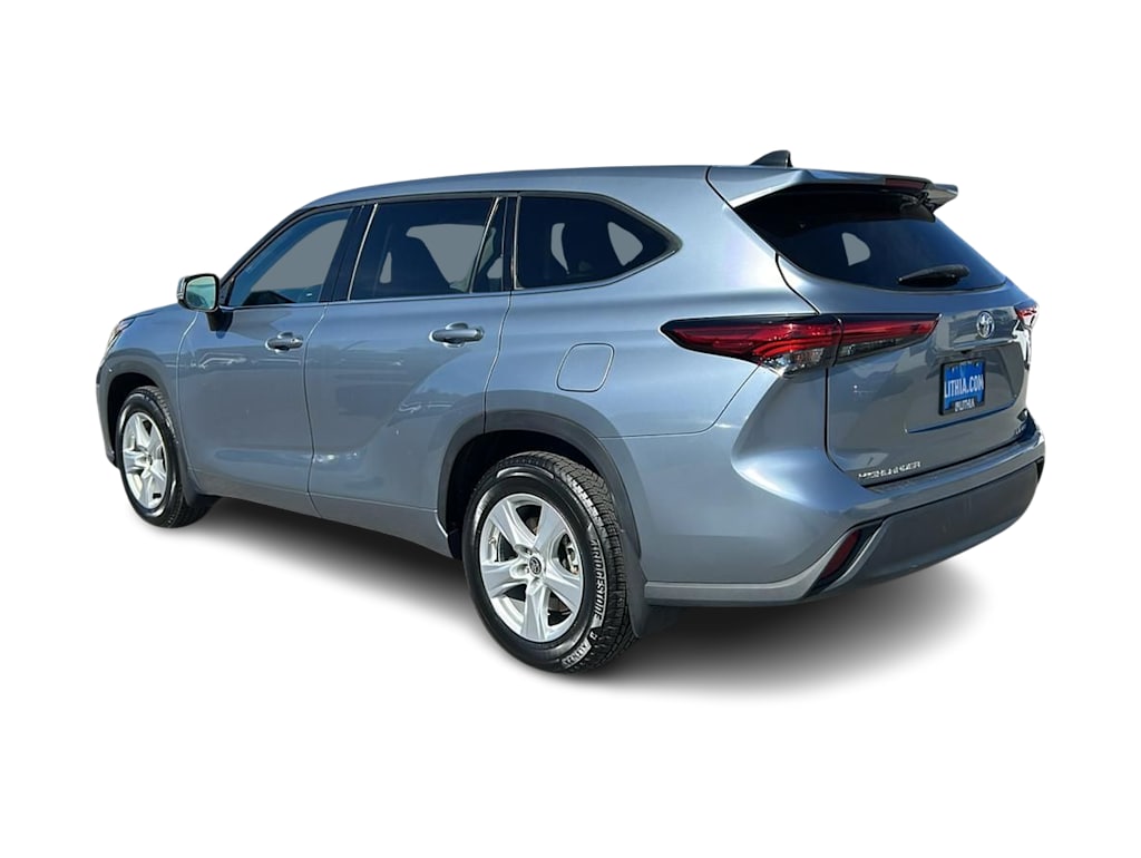 Thumbnail: 2022 Toyota Highlander - 4
