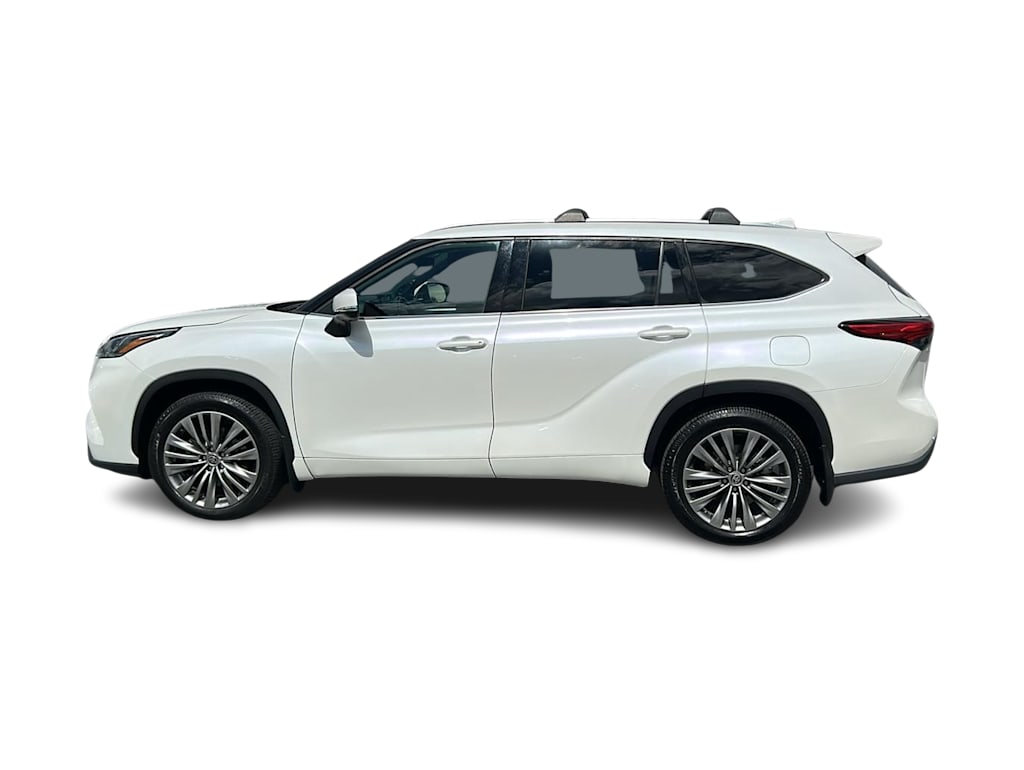 Thumbnail: 2021 Toyota Highlander - 3