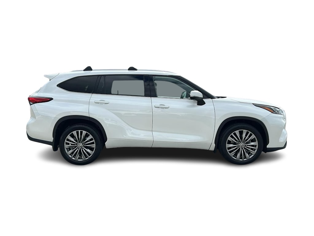 Thumbnail: 2021 Toyota Highlander - 22