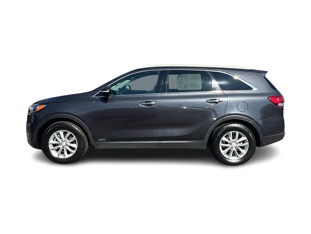 Thumbnail: 2017 Kia Sorento - 3
