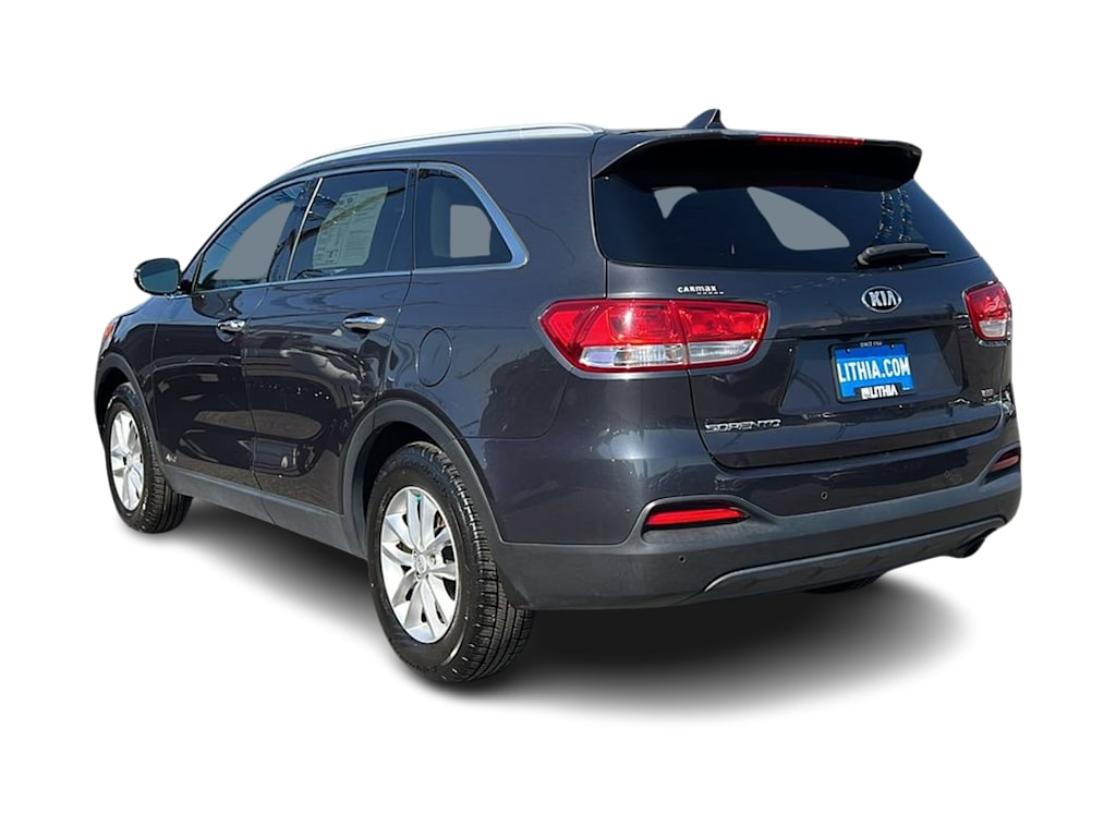 Thumbnail: 2017 Kia Sorento - 4